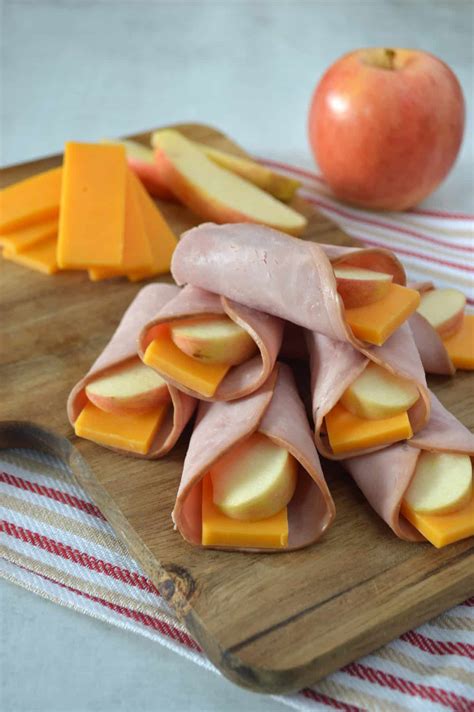 How many carbs are in ham and caramelized apple wrap - calories, carbs, nutrition