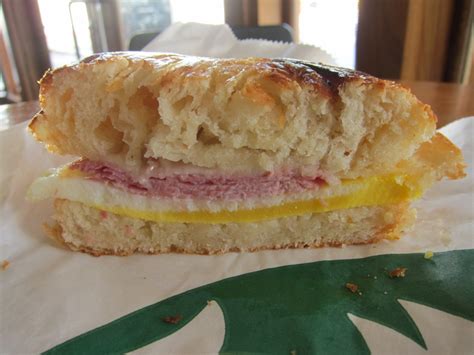 How many carbs are in ham and swiss on croissant - calories, carbs, nutrition