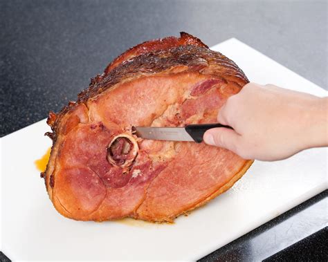 How many carbs are in ham pit carved 1 oz - calories, carbs, nutrition