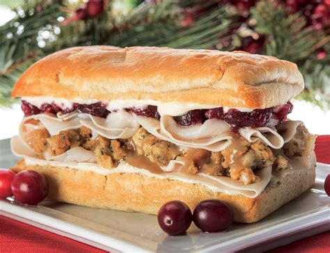 How many carbs are in happy holiday turkey sandwich - calories, carbs, nutrition