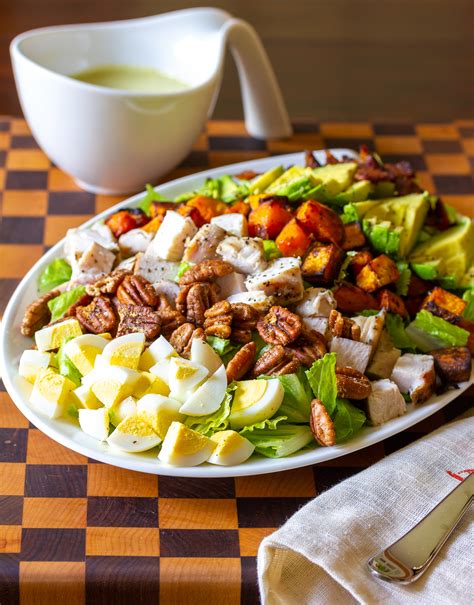 How many carbs are in harvest cobb salad - calories, carbs, nutrition