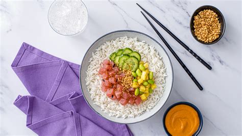 How many carbs are in hawaiian poke bowl with jasmine rice - calories, carbs, nutrition