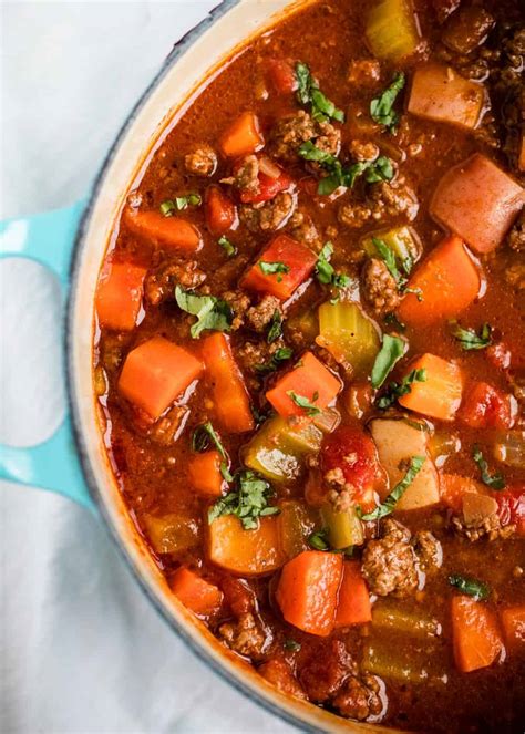 How many carbs are in hearty beef soup - calories, carbs, nutrition