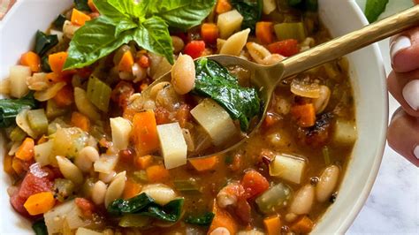 How many carbs are in hearty italian minestrone cup-a-soup - calories, carbs, nutrition