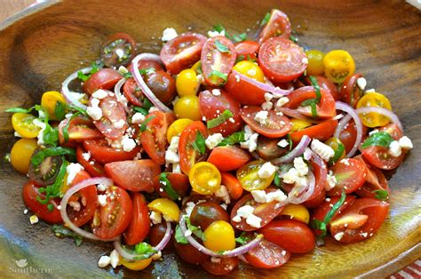 How many carbs are in heirloom tomato salad - calories, carbs, nutrition