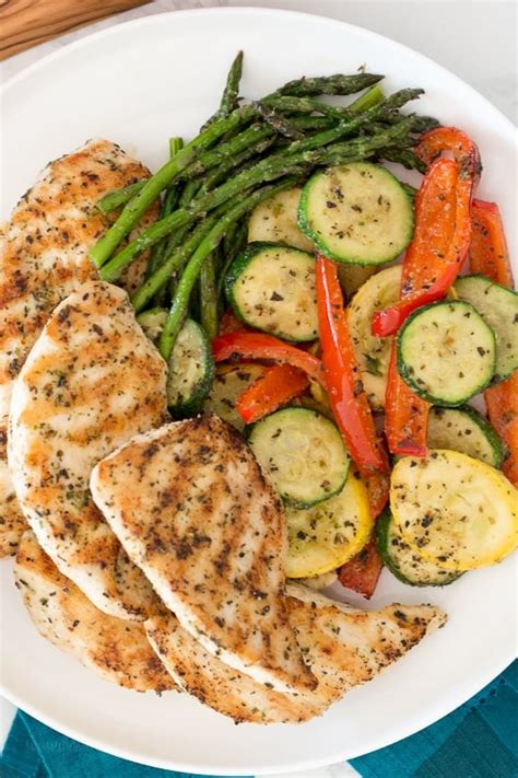 How many carbs are in herbed chicken breast with mediterranean vegetables - calories, carbs, nutrition