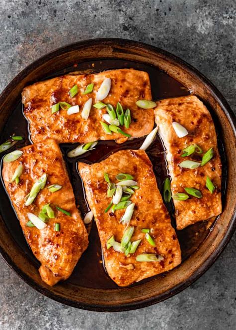 How many carbs are in hoisin sesame baked salmon with peanuts, fried rice, green beans (600hs) - calories, carbs, nutrition