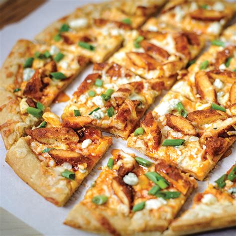 How many carbs are in honey buffalo chicken pizza - calories, carbs, nutrition