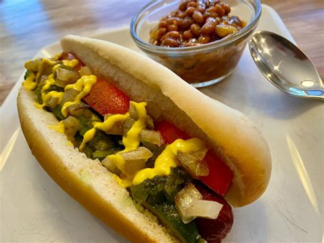 How many carbs are in hot dog all beef 8-1 chicago style - calories, carbs, nutrition