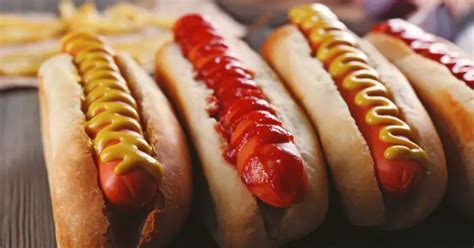 How many carbs are in hot dog on bun (6062.2) - calories, carbs, nutrition