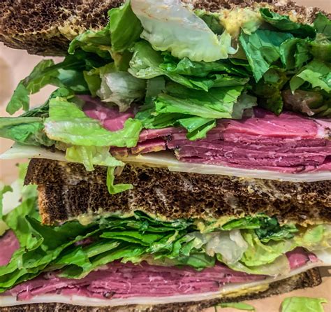 How many carbs are in hot pastrami on rye with spicy mustard - calories, carbs, nutrition