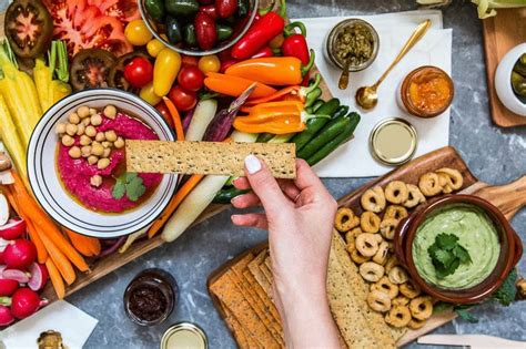 How many carbs are in hummus platter with crudites - calories, carbs, nutrition