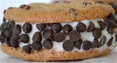 How many carbs are in ice cream cookie sandwich - calories, carbs, nutrition