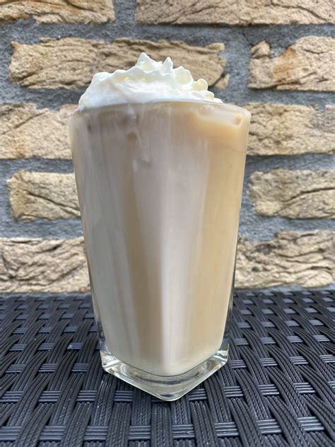 How many carbs are in iced white chocolate mocha - grande - 2% milk - with whipped cream - calories, carbs, nutrition