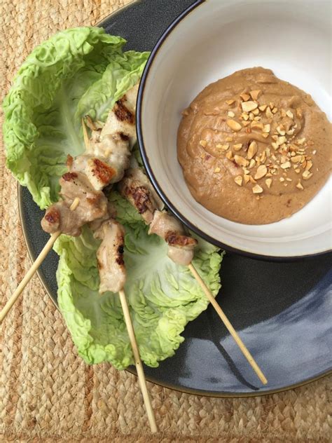 How many carbs are in indonesian peanut dipping sauce - calories, carbs, nutrition