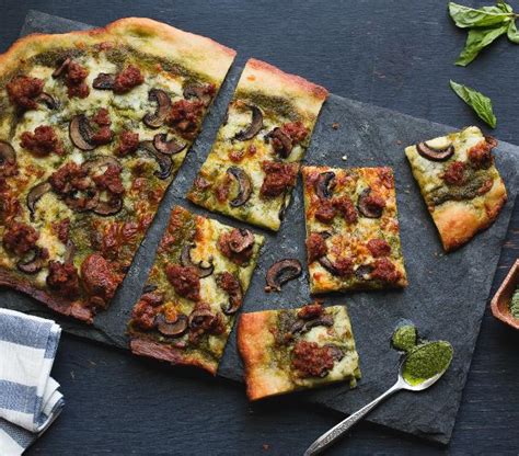 How many carbs are in italian sausage and pesto pizza - calories, carbs, nutrition