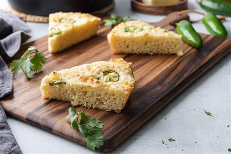 How many carbs are in jalapeno cornbread, traditional - calories, carbs, nutrition