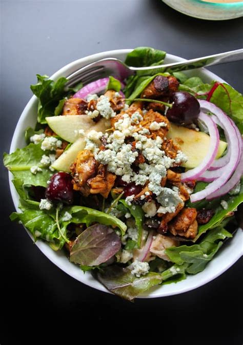 How many carbs are in kale, grilled chicken, blue cheese salad - calories, carbs, nutrition