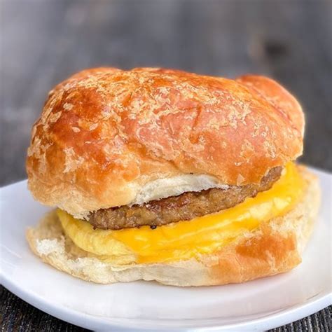 How many carbs are in kids breakfast sandwich with turkey sausage, egg cheese - calories, carbs, nutrition