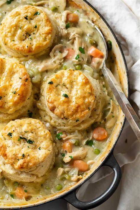 How many carbs are in kids chicken pot pie sauce over biscuits - calories, carbs, nutrition