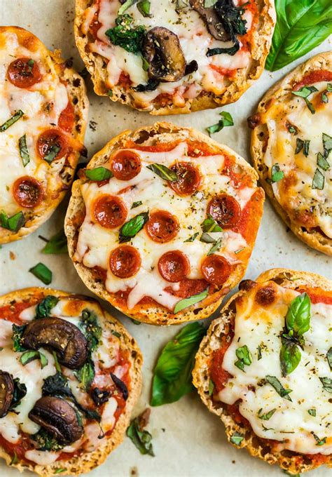 How many carbs are in kids ww english muffin pizza rounds - calories, carbs, nutrition