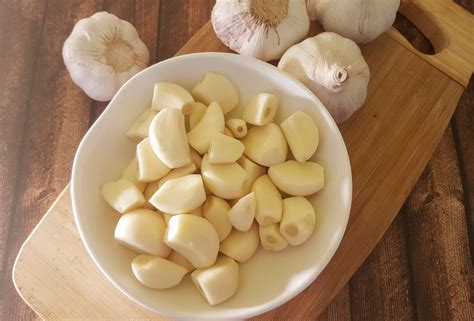 How many carbs are in knoblauch garlic sauce - calories, carbs, nutrition