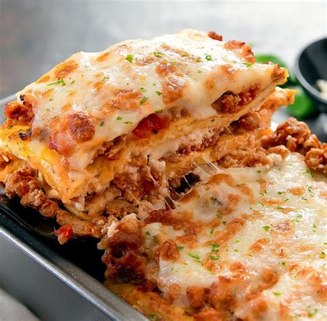 How many carbs are in lasagna flat bread pizza - calories, carbs, nutrition