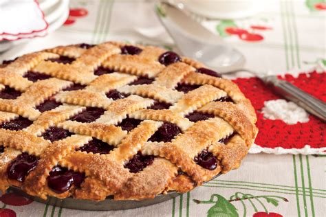 How many carbs are in lattice top cherry pie - calories, carbs, nutrition