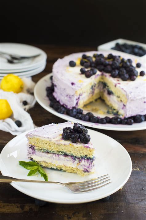 How many carbs are in lemon cream cake - calories, carbs, nutrition