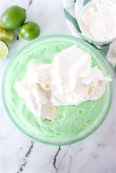 How many carbs are in lime gelatin with whipped topping - calories, carbs, nutrition
