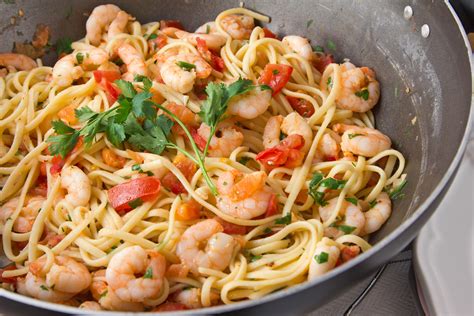 How many carbs are in linguini w/ shrimp sauce - calories, carbs, nutrition