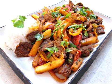 How many carbs are in lomo saltado - calories, carbs, nutrition