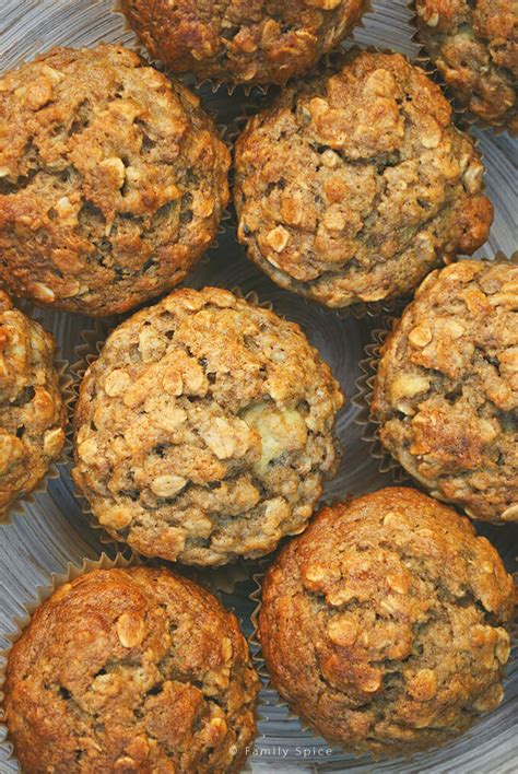 How many carbs are in low fat banana walnut muffin - calories, carbs, nutrition