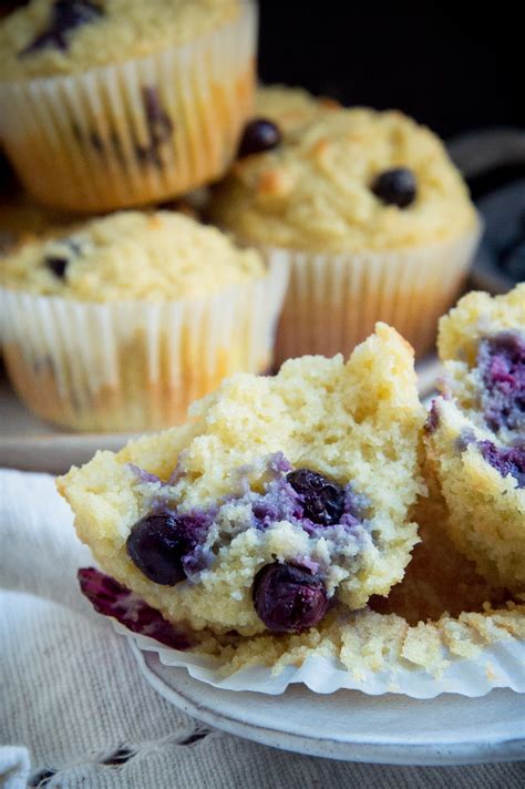 How many carbs are in low fat blueberry muffin - calories, carbs, nutrition