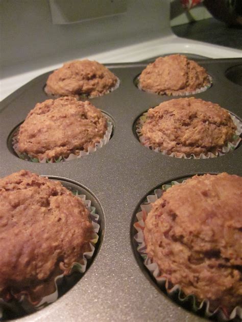 How many carbs are in low fat bran muffins - calories, carbs, nutrition