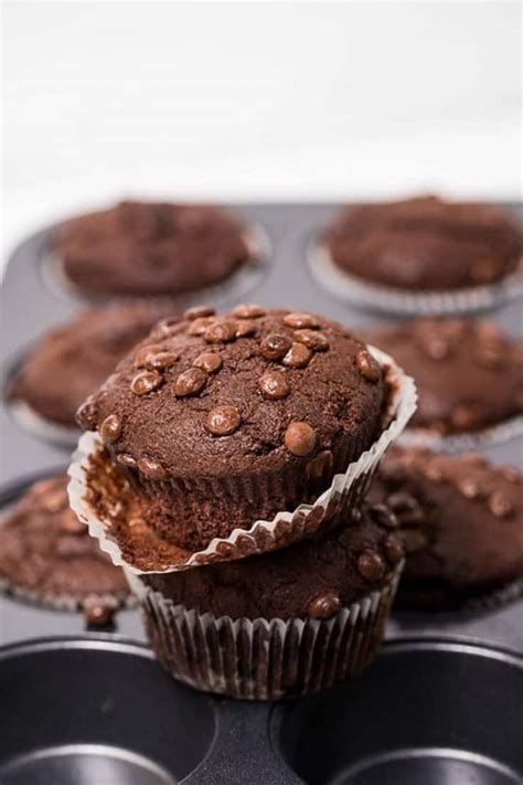 How many carbs are in low fat chocolate muffin - calories, carbs, nutrition