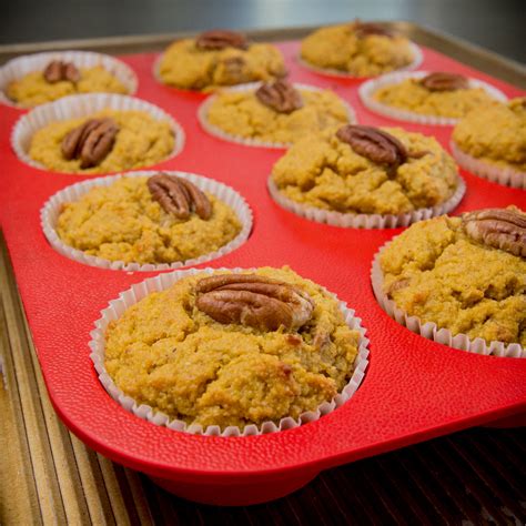 How many carbs are in low fat maple spice muffin - calories, carbs, nutrition