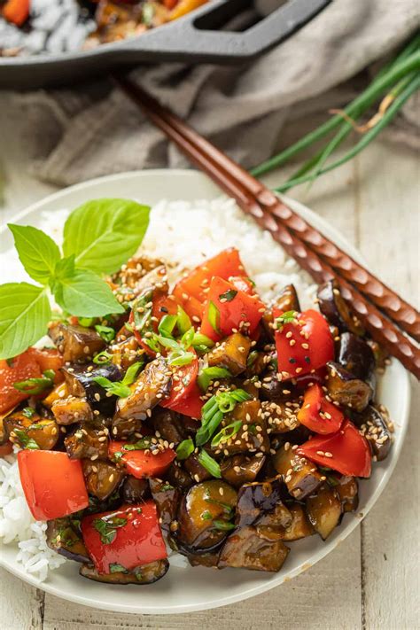 How many carbs are in mandarin-coconut eggplant stir fry (18573.0) - calories, carbs, nutrition