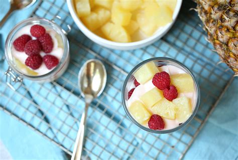 How many carbs are in mango pineapple raspberry parfait - calories, carbs, nutrition