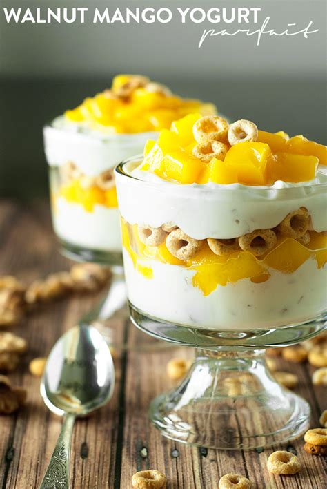 How many carbs are in mango yogurt parfait - calories, carbs, nutrition