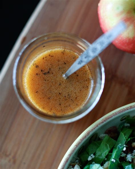 How many carbs are in maple vinaigrette dressing - calories, carbs, nutrition