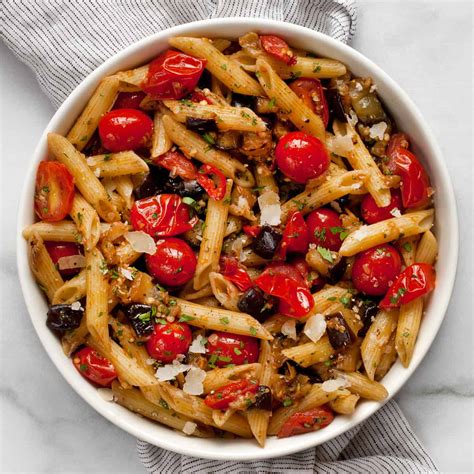 How many carbs are in marinated tomato and eggplant pasta - calories, carbs, nutrition