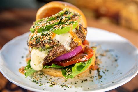How many carbs are in maui burger, grilled - calories, carbs, nutrition