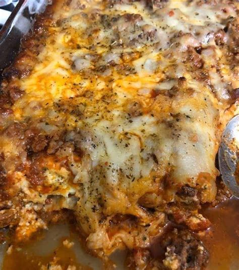 How many carbs are in meat lasagna - home style - calories, carbs, nutrition