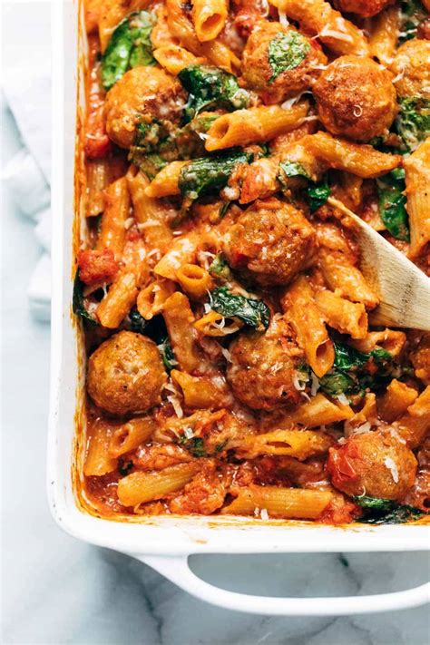 How many carbs are in meat lovers penne bake with meatballs - calories, carbs, nutrition