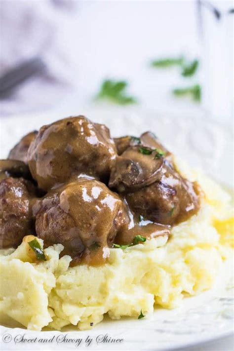 How many carbs are in meatballs beef mushroom & pork 3 ea - calories, carbs, nutrition