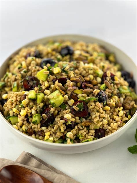 How many carbs are in mediterranean barley salad - calories, carbs, nutrition