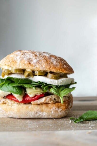 How many carbs are in mediterranean chicken sandwich - calories, carbs, nutrition