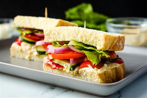 How many carbs are in mediterranean vegetable sandwich - calories, carbs, nutrition