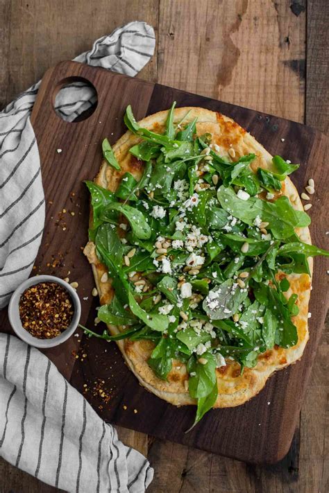 How many carbs are in mediterranean white bean pizza - calories, carbs, nutrition